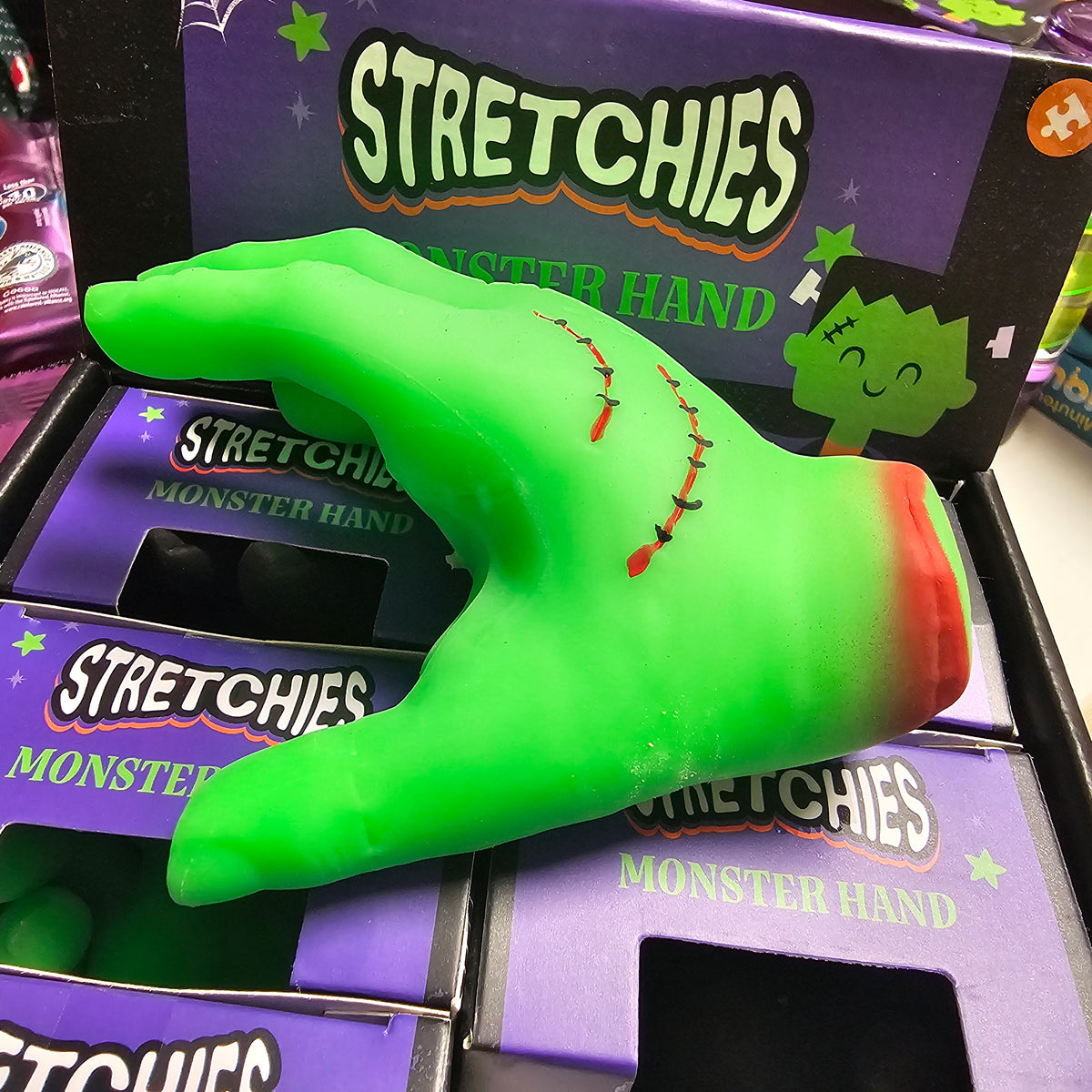 Puckator Stretchy Spooky Zombie Hand